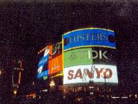 Picadilly Circus Reklame bei Nacht